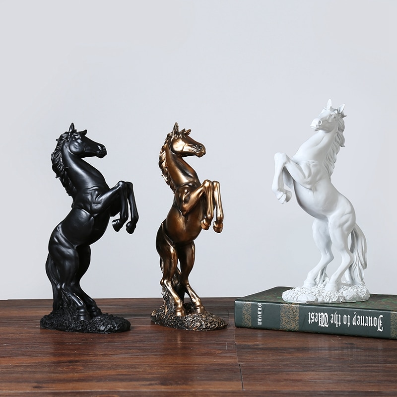 Horse Resin Sculpture Model Home Office Bar War Horse Faith Statue Crafts Ornaments Animal Origami Modern Art Decoration Gift
