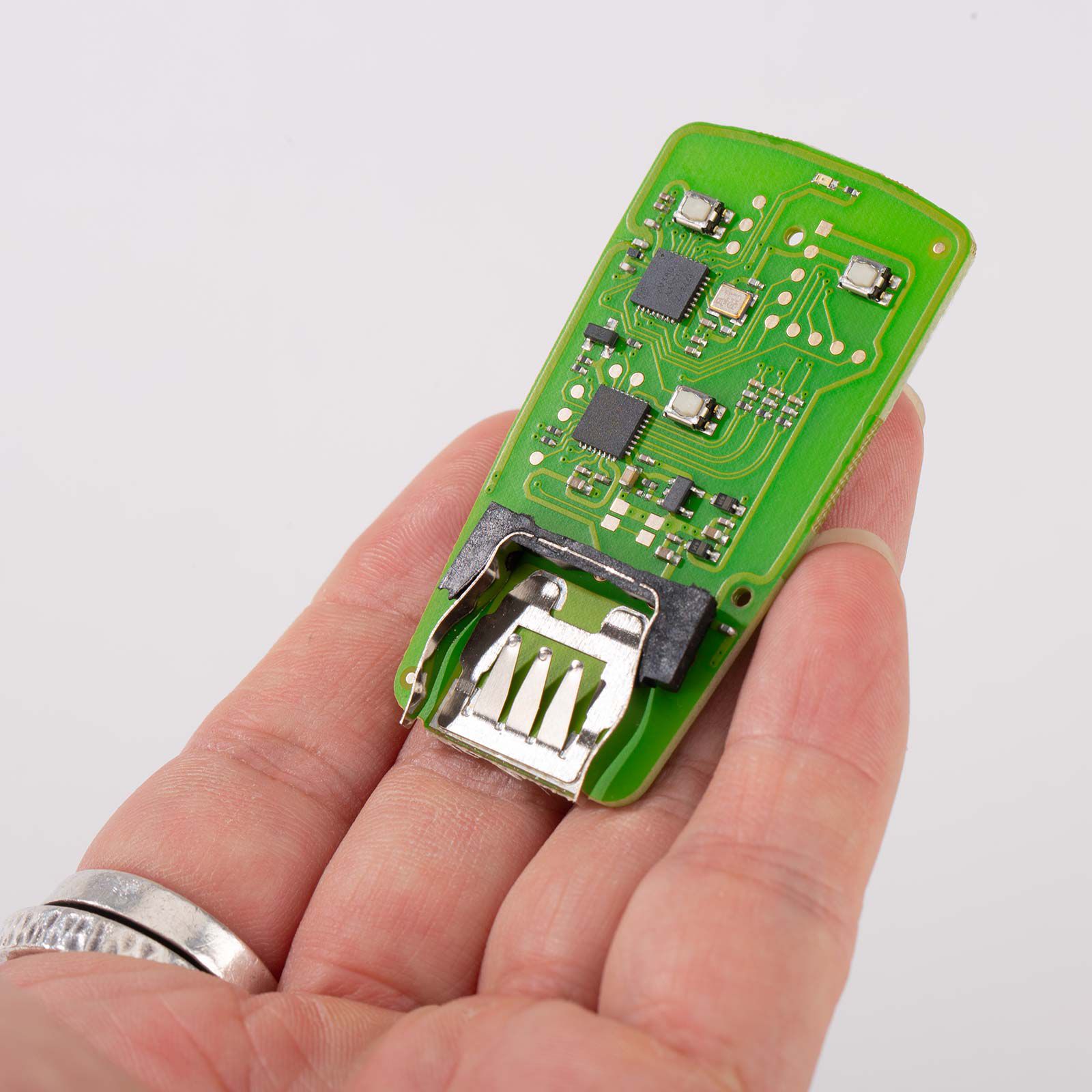Xhorse VVDI XS Series XSMA41EN A4 MLB A.DI Model Specific PCB 3 Buttons Support MLB Models for Audi Volkswagen Bentley Porsche Lamborghini